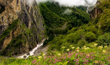 Famous spots in Uttarakhand open up for tourists