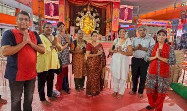 TOGA Guides Lead Iconic Ganesh Festival Tours in Mumbai
