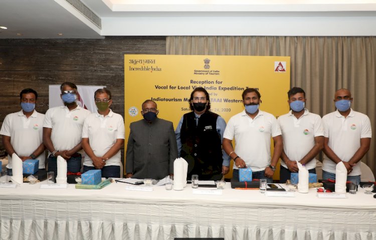 Indiatourism Mumbai felicitates 'Vocal for Local Expedition Team'